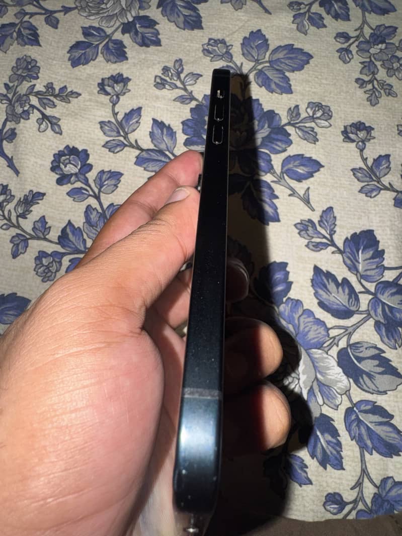 Apple iPhone 15 plus 3