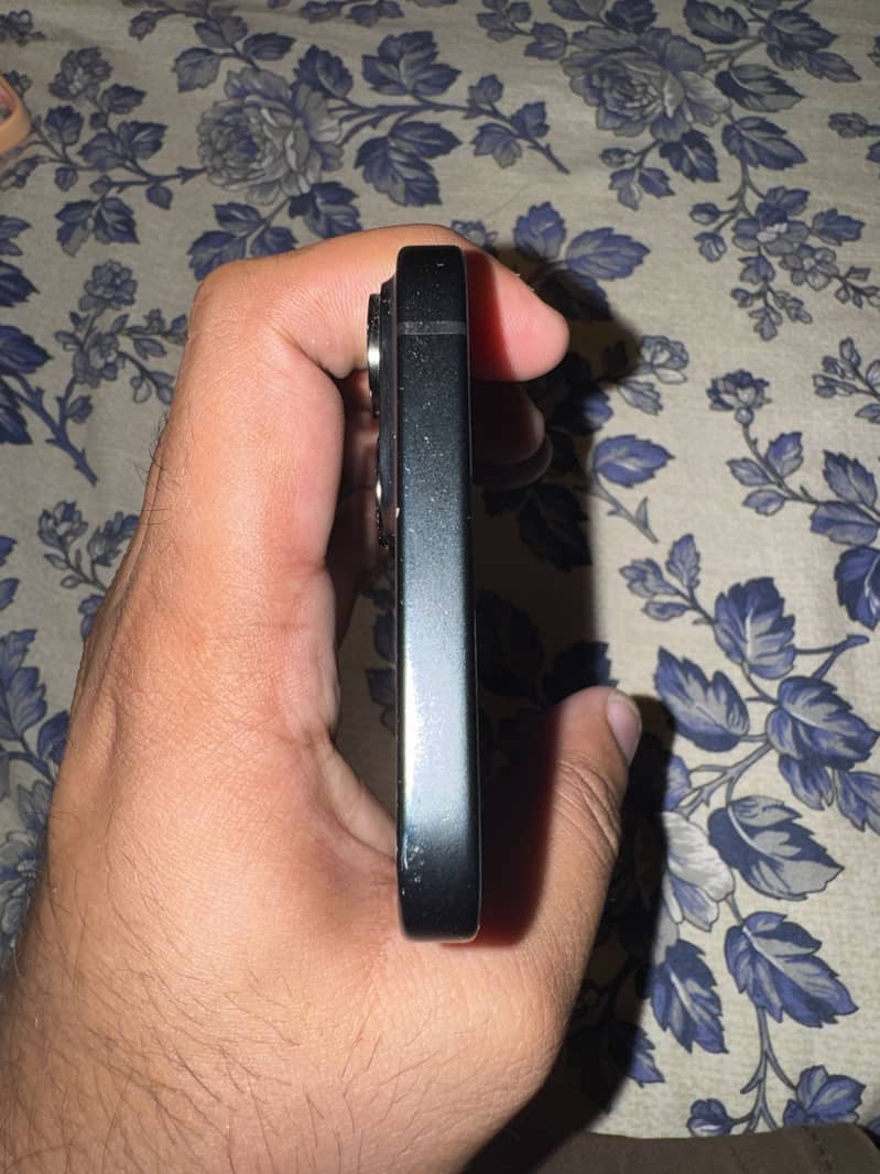 Apple iPhone 15 plus 5