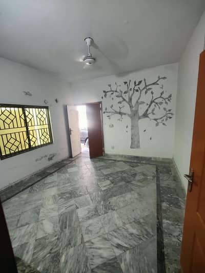 3 bedroom Ground Portion near to main Road Pani boring