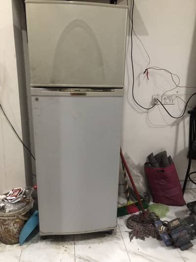 DAWLANCE 12 CFT 100% working condition