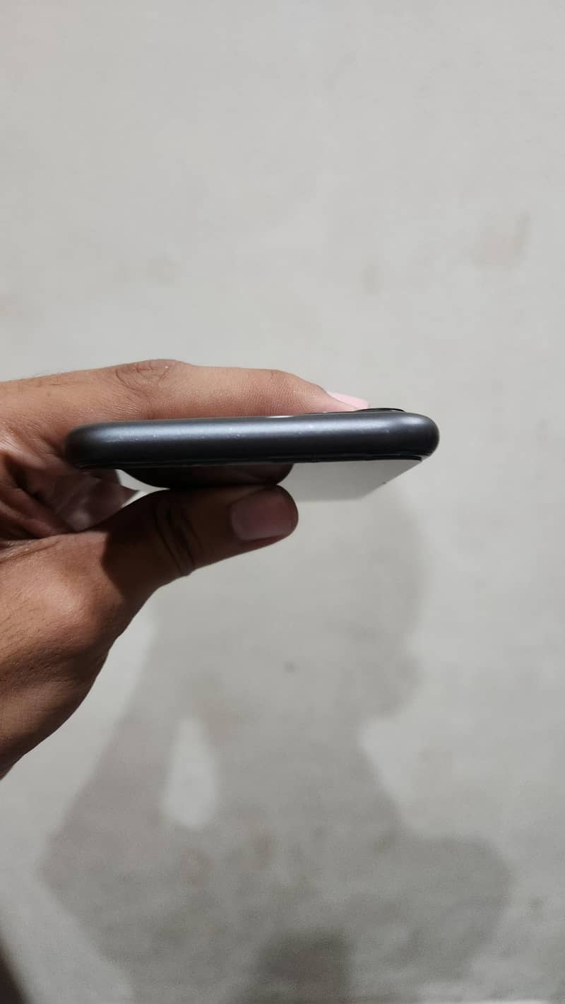 Apple iPhone 11 5