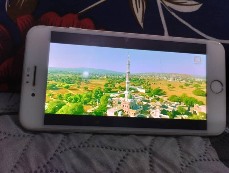 Apple iPhone 7 Plus 2