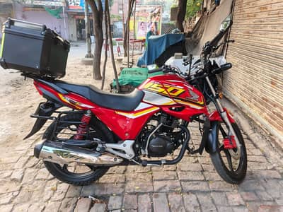 Honda CB 150F 2025