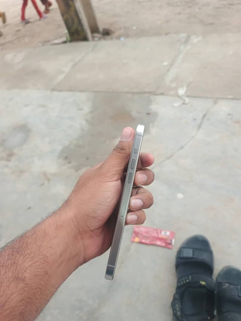 Apple iPhone 15 Pro Max 7