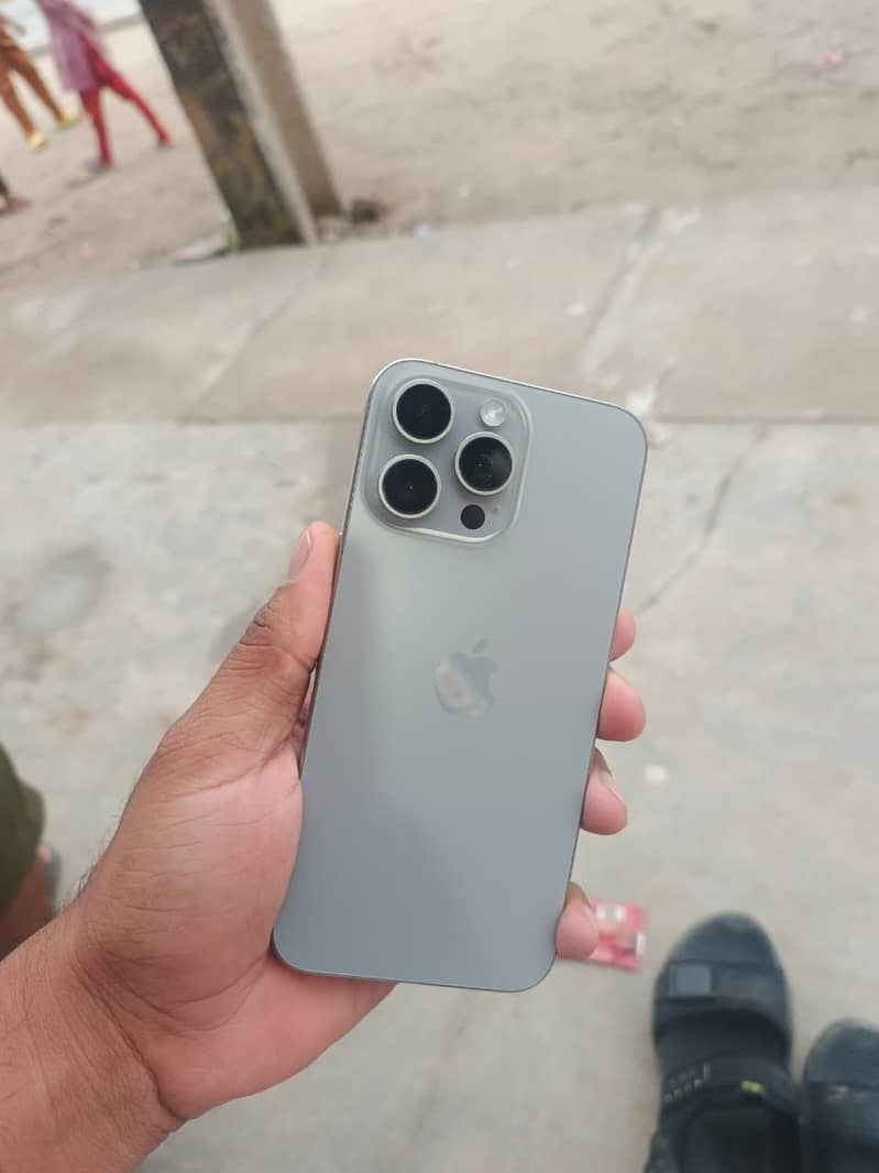 Apple iPhone 15 Pro Max 10