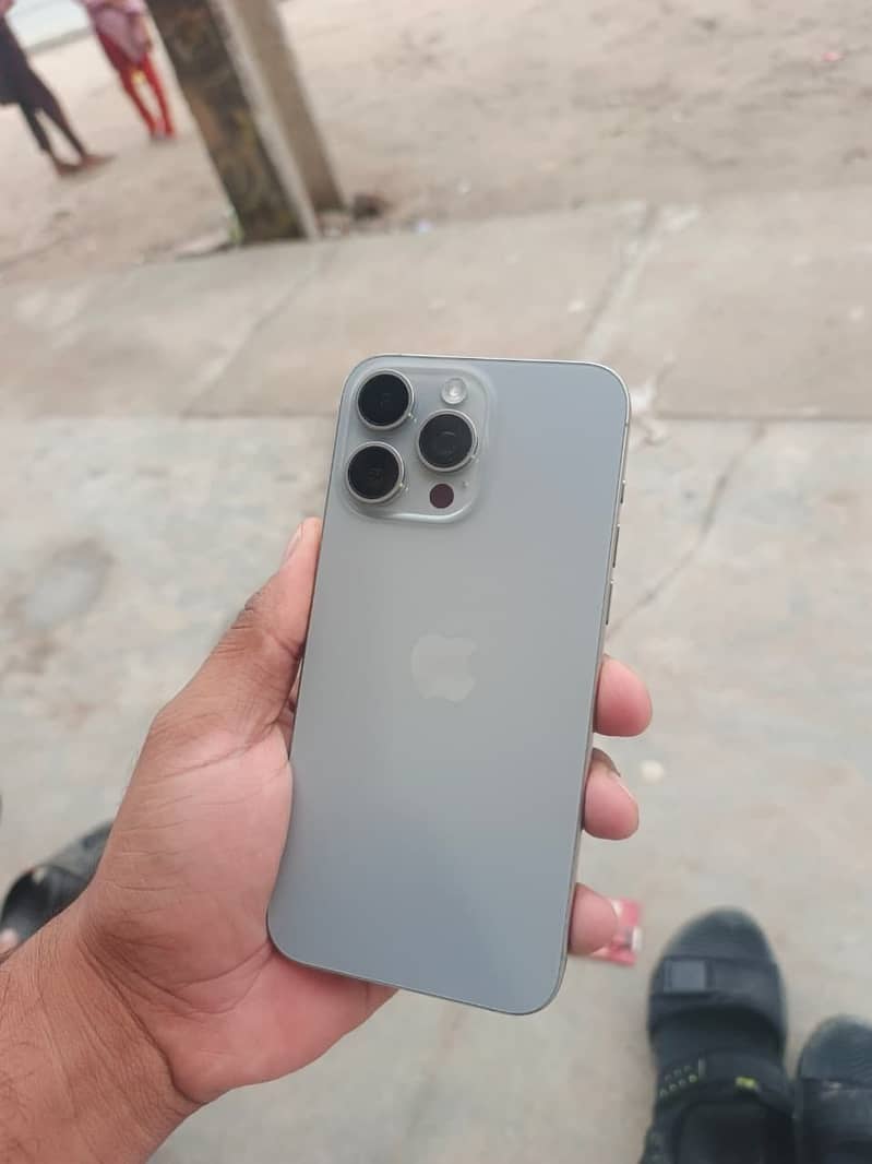 Apple iPhone 15 Pro Max 11