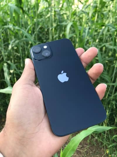 Apple iPhone 13