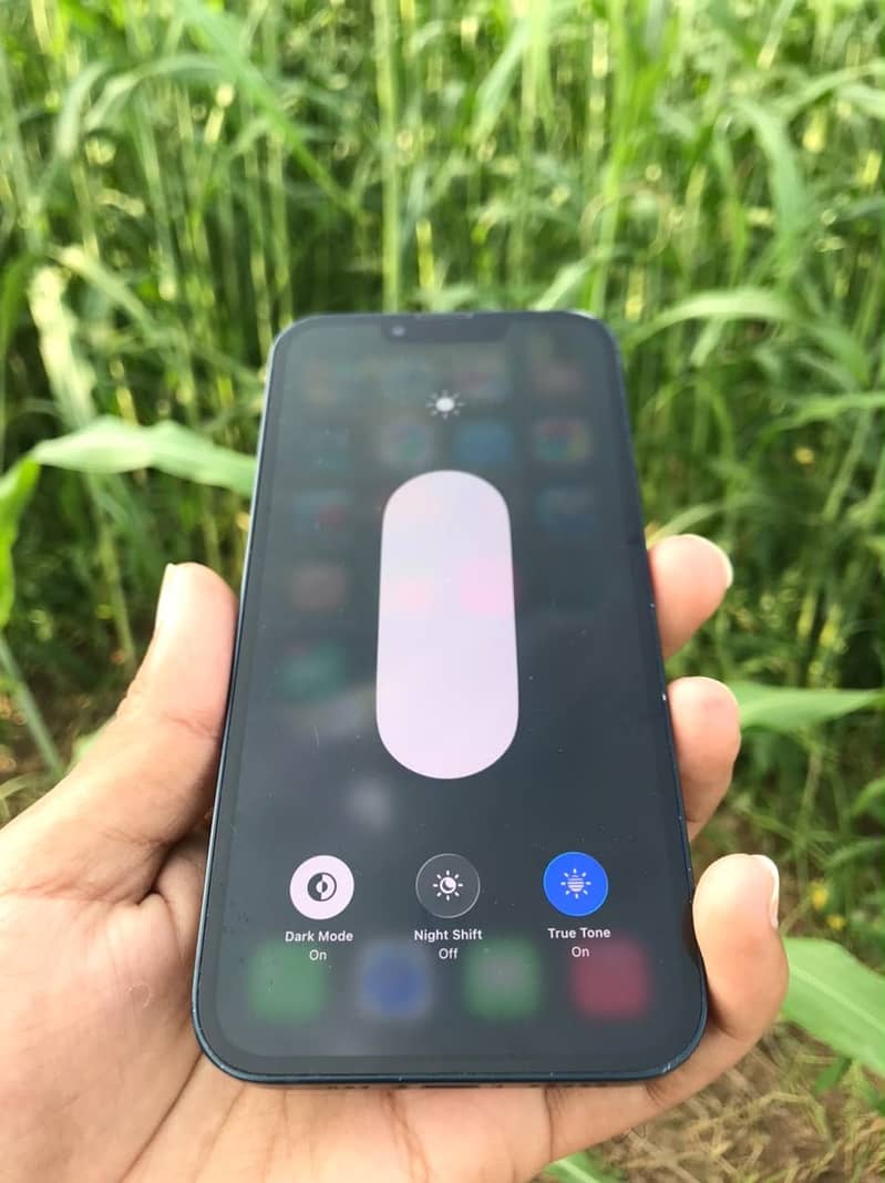 Apple iPhone 13 4