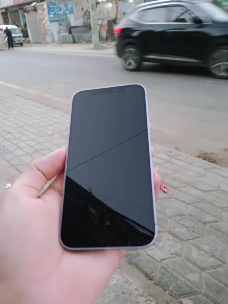 Apple iPhone 12 6
