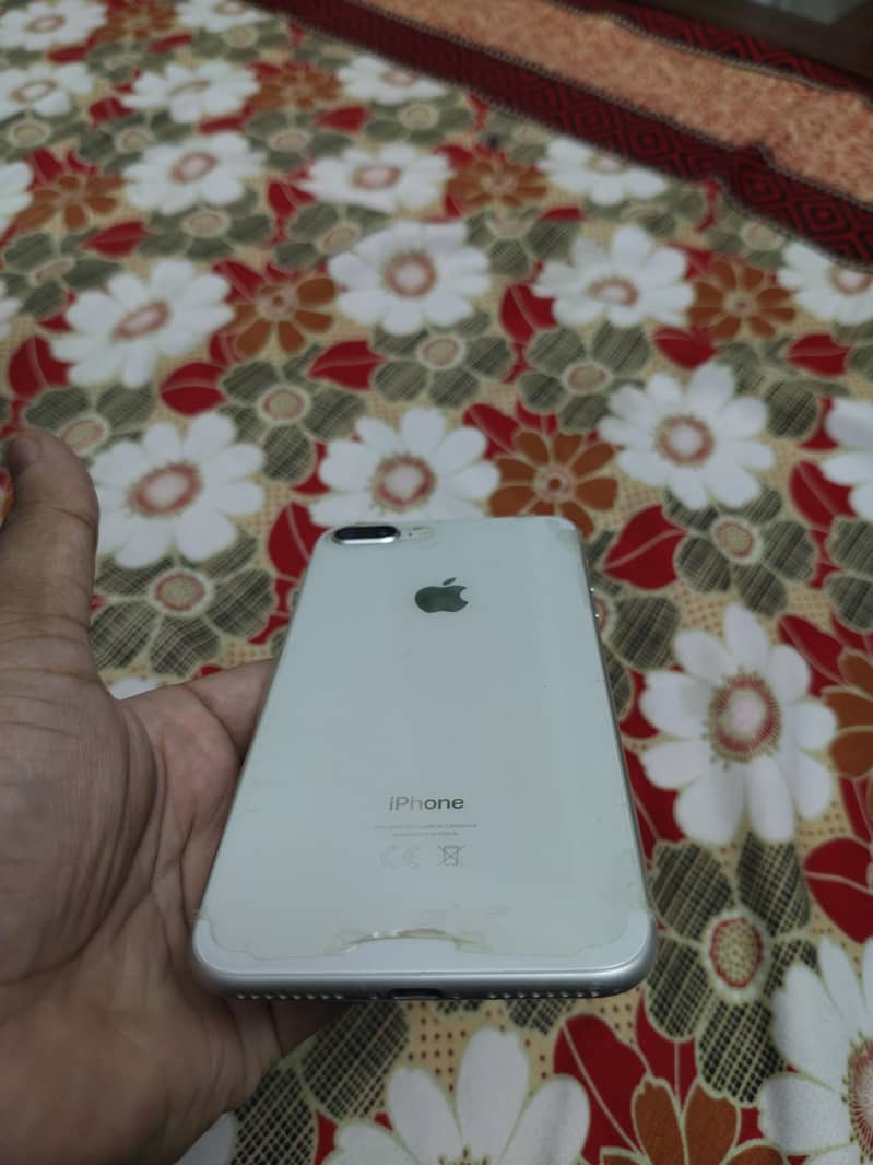 Apple iPhone 8 Plus 1