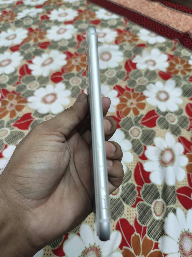 Apple iPhone 8 Plus 7