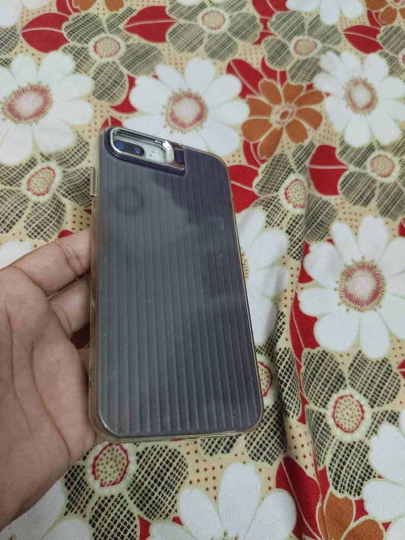 Apple iPhone 8 Plus 10