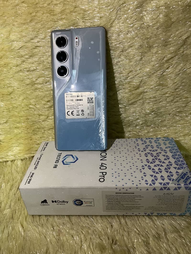 Tecno camon 40 pro 4