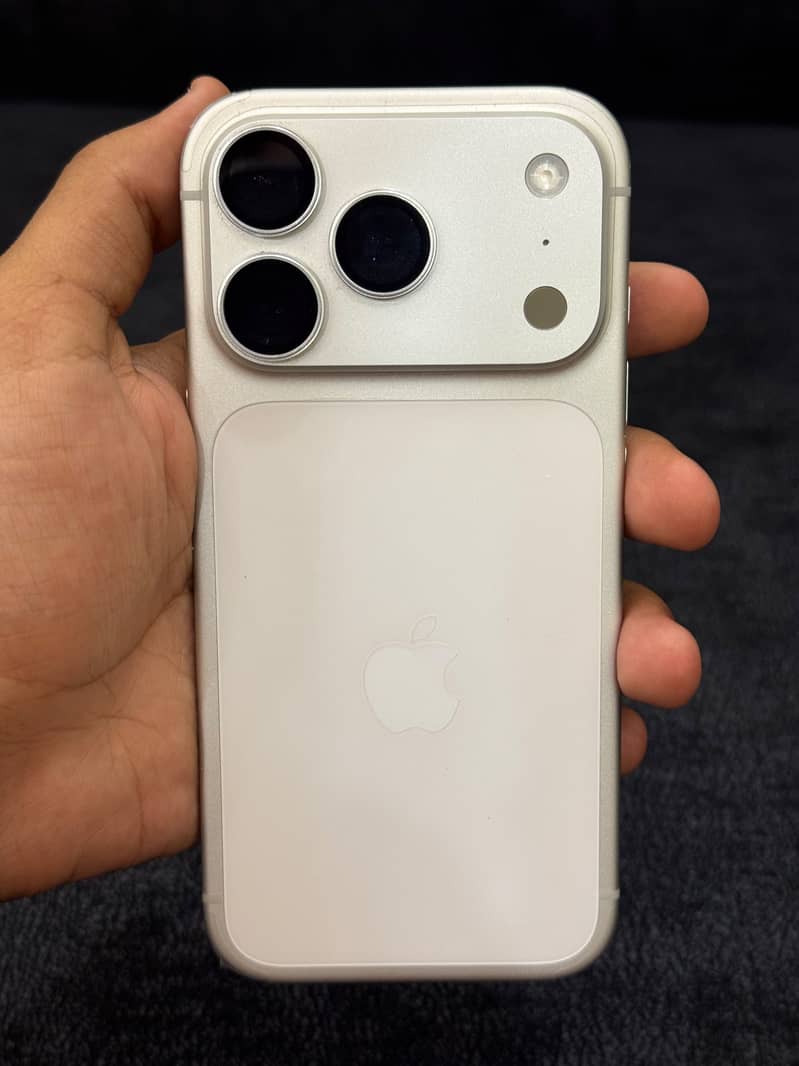 Apple iPhone 17 Pro 3