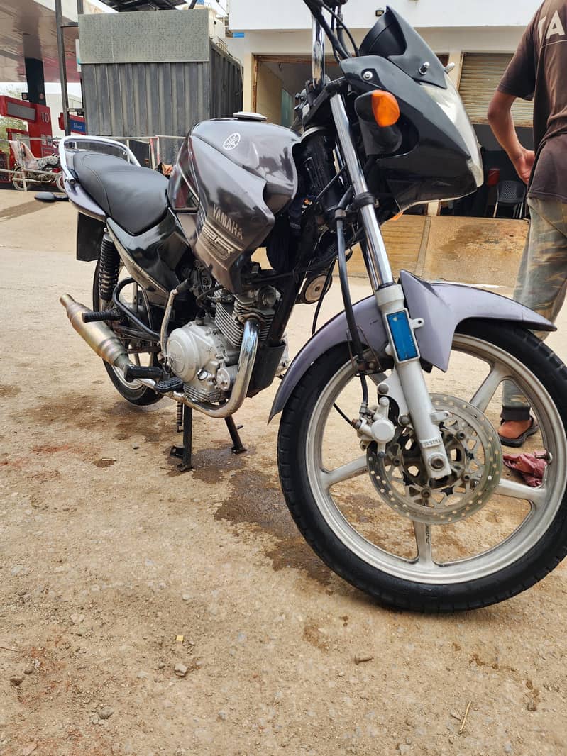 YBR 125 2