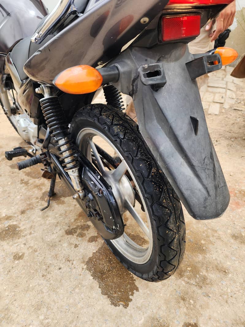 YBR 125 4