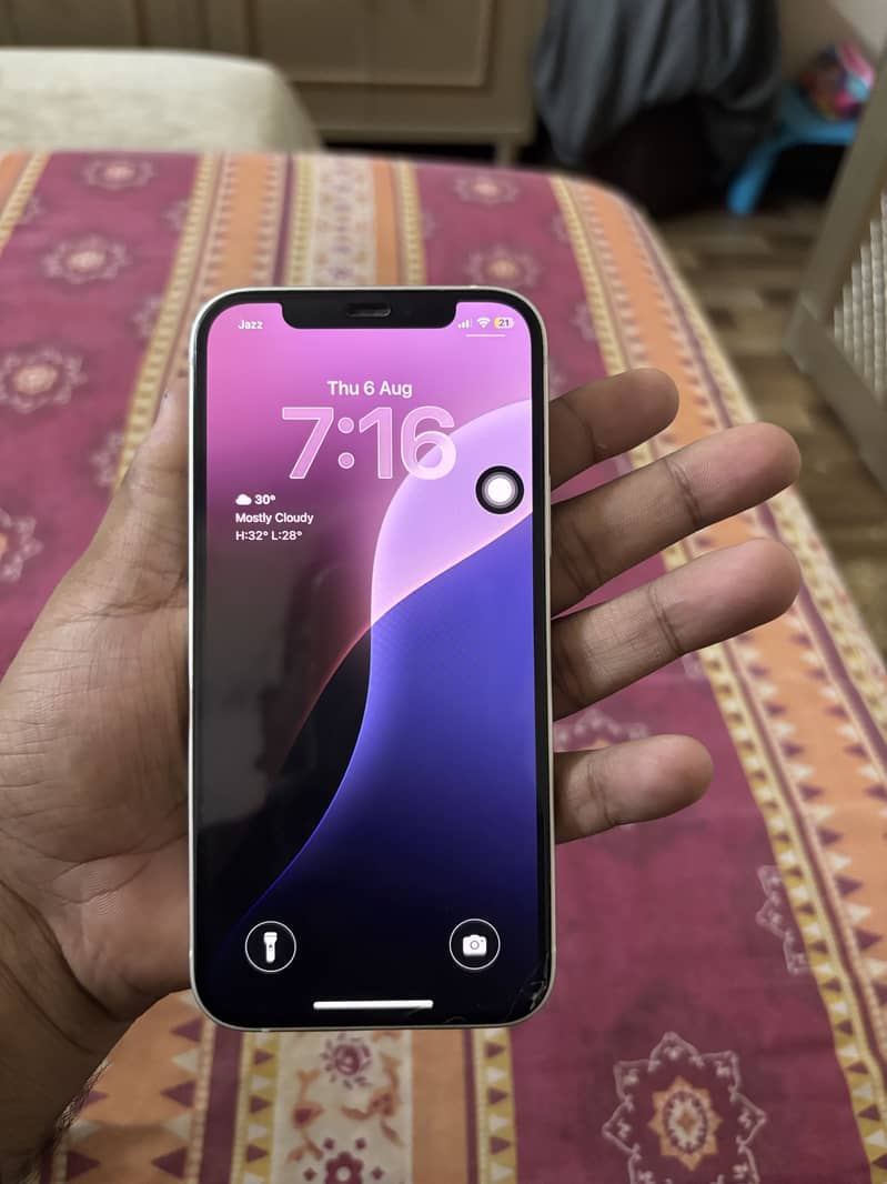 Apple iPhone 12 3