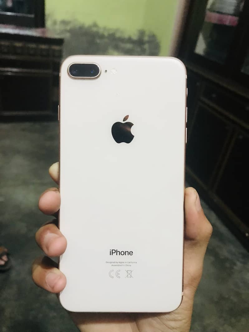 Apple iPhone 8 Plus 0