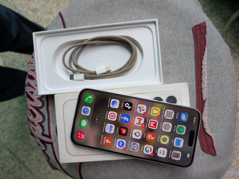 Apple iPhone 16 Plus 1