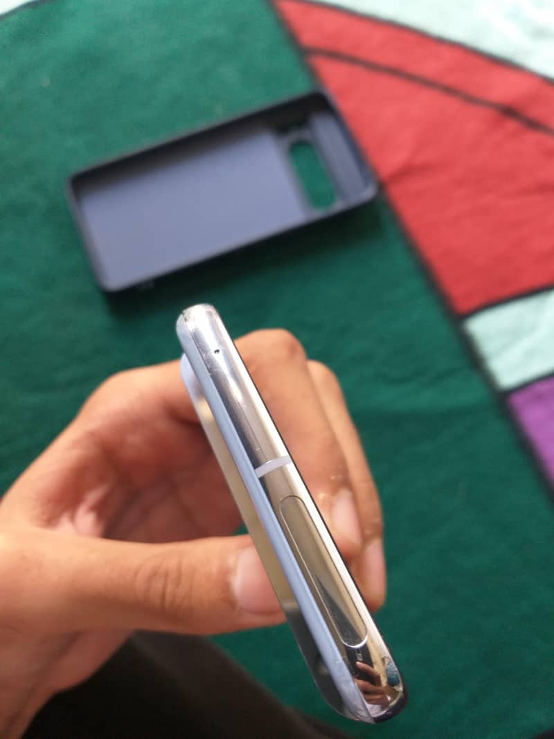 Google Pixel 8 Pro. 3