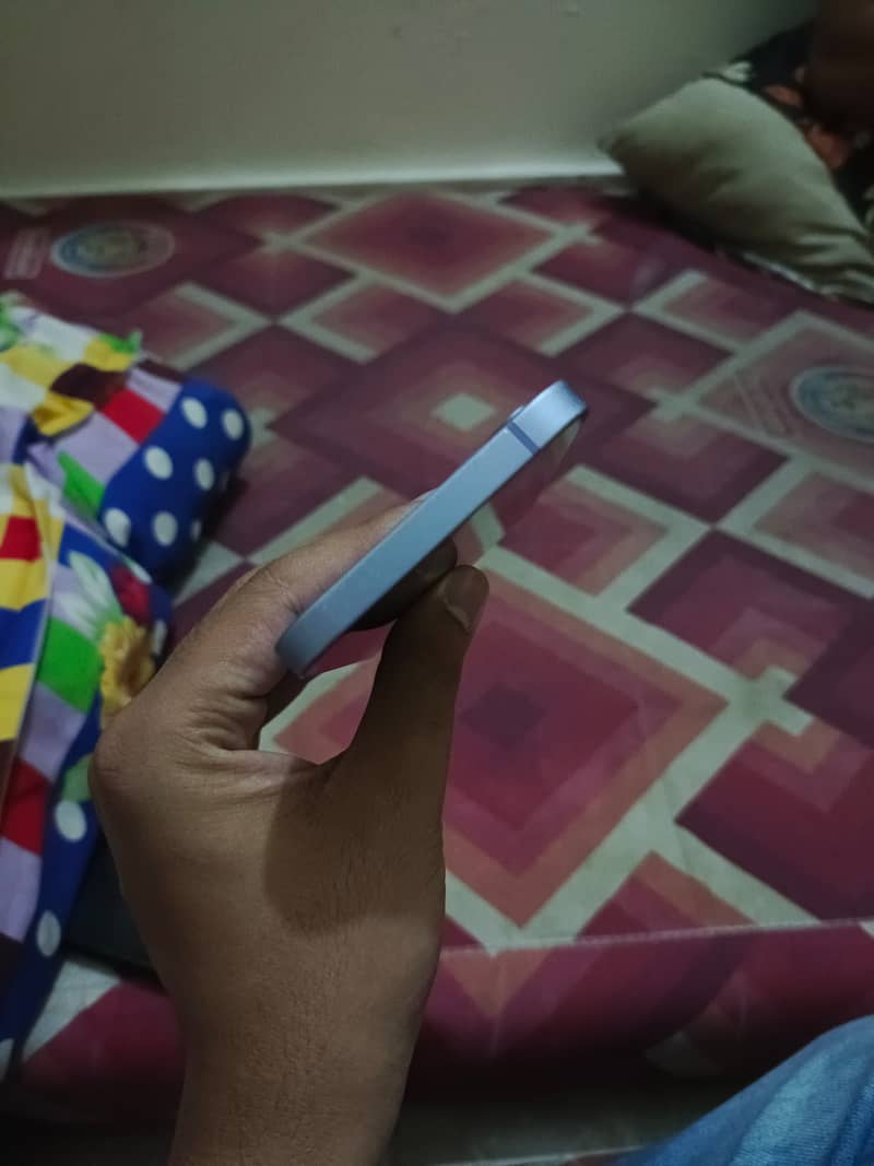 Apple iPhone 12 1