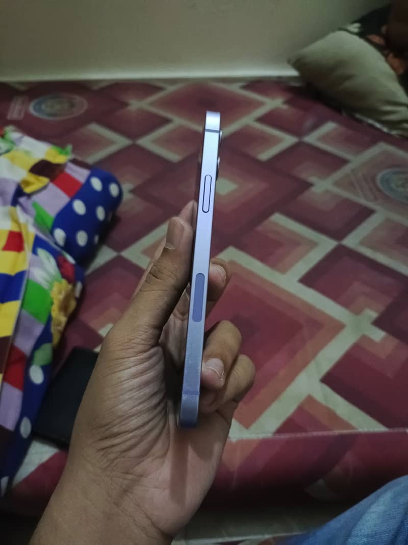 Apple iPhone 12 5