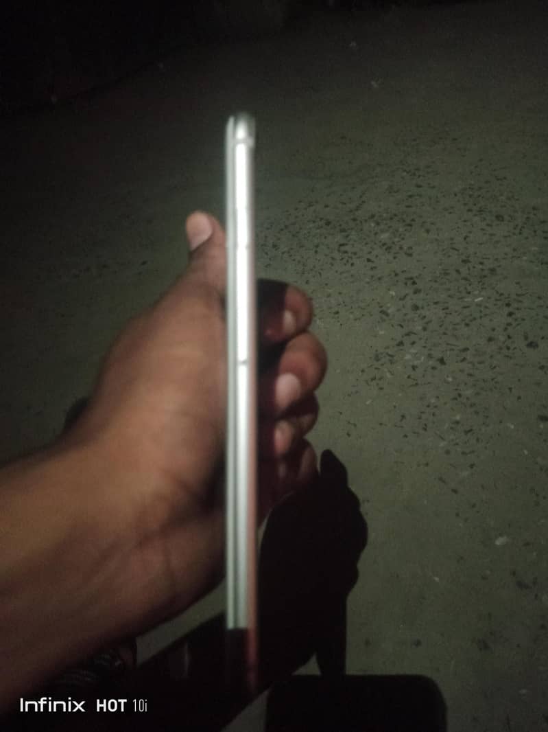 Apple iPhone 6 Plus 1