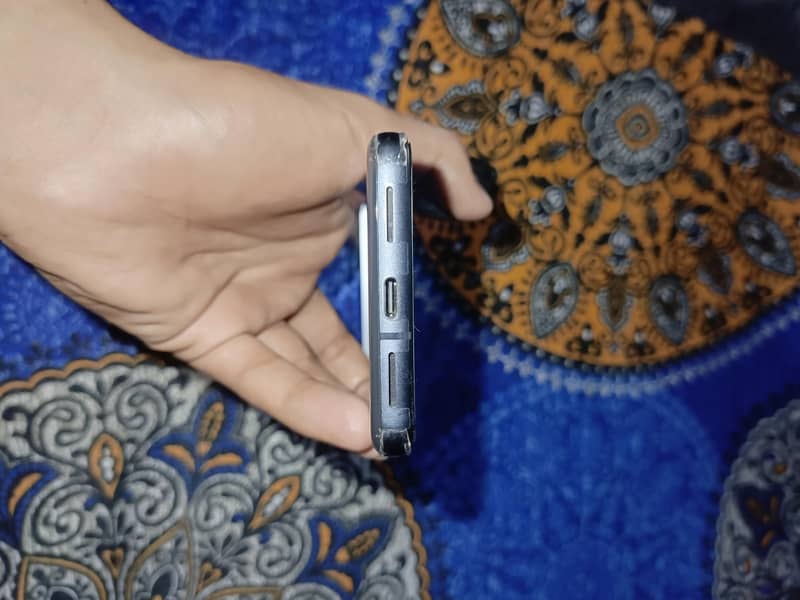 Google Pixel 8 4