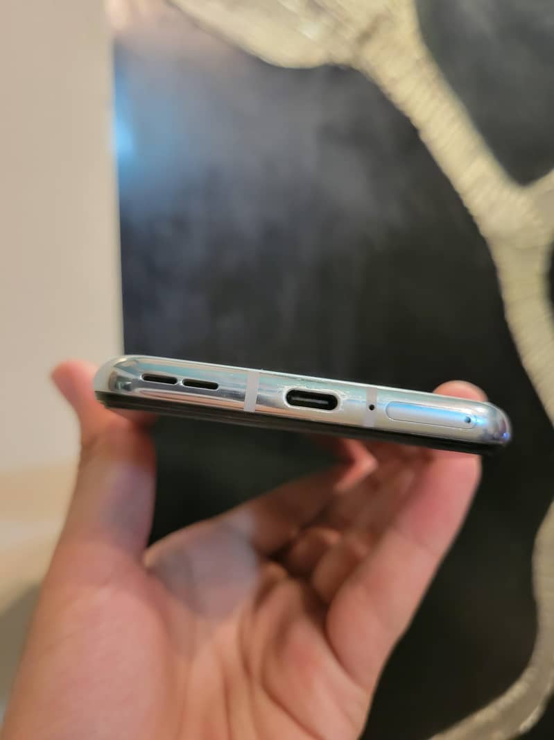 One Plus 8T 4