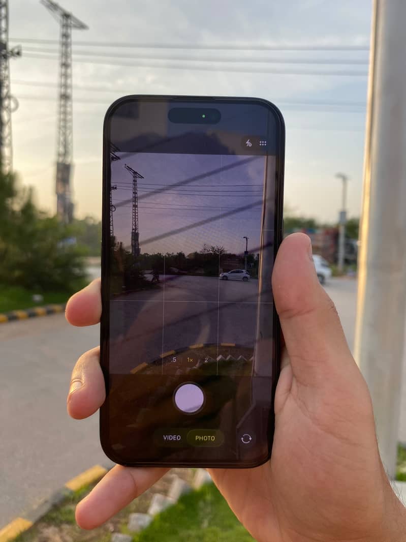 Apple iPhone 16 6