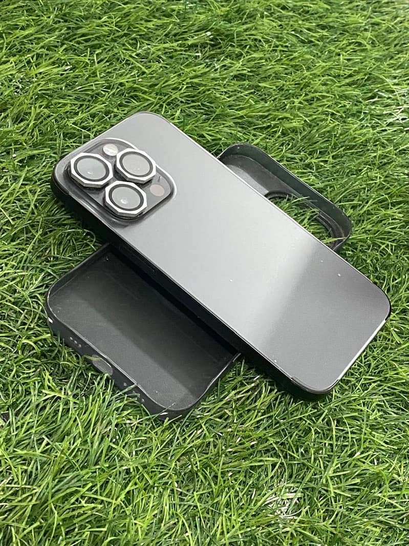 Apple iPhone 14 Pro 2