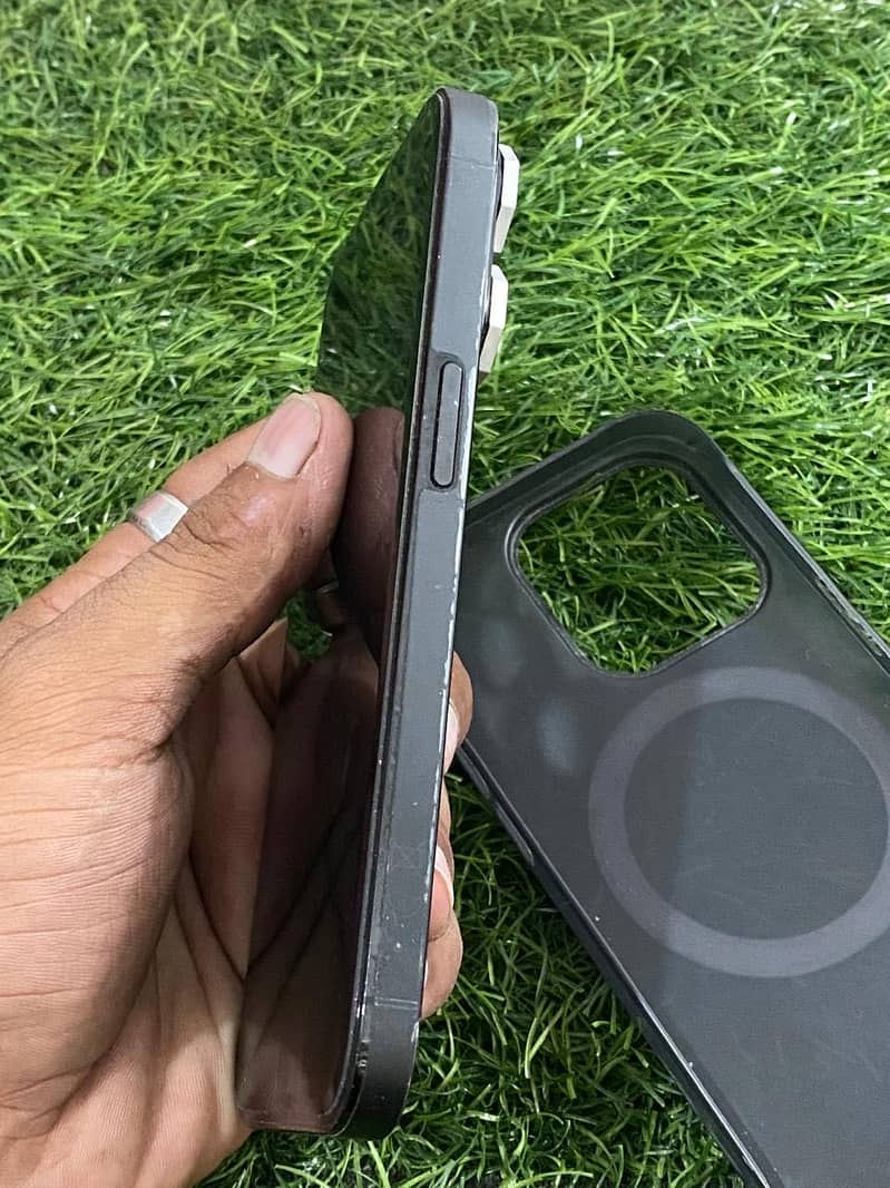 Apple iPhone 14 Pro 4