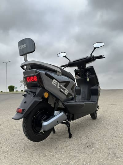 Evee Bike in Excellent condition