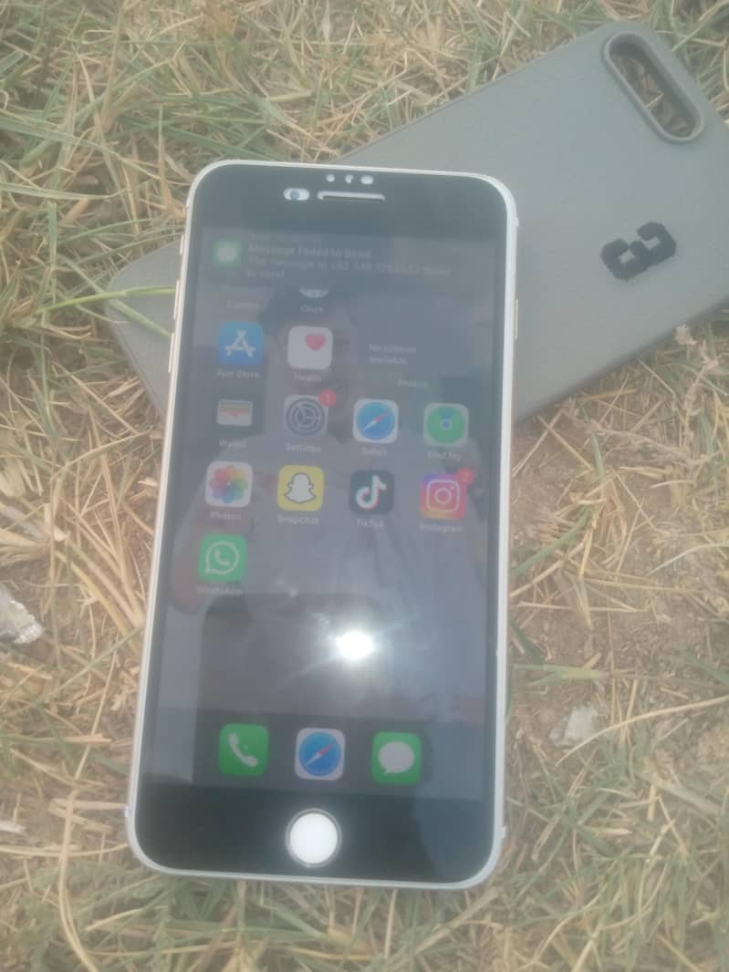 Apple iPhone 7 Plus 1