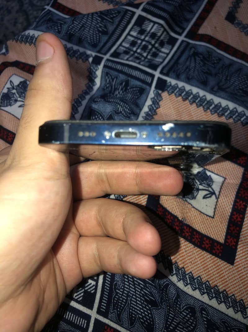Apple iPhone 12 5