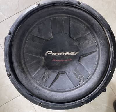 Pioneer champion series TS-W311S4 woofer with compact wooden box l