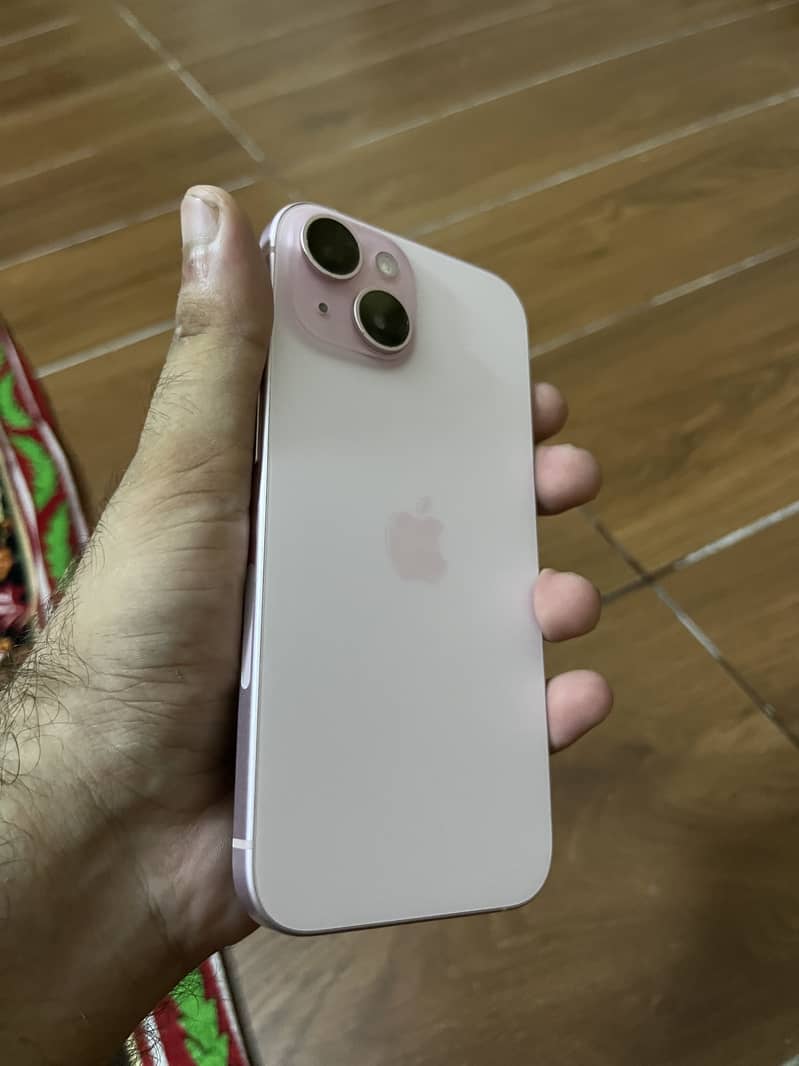 Apple iPhone 15 4