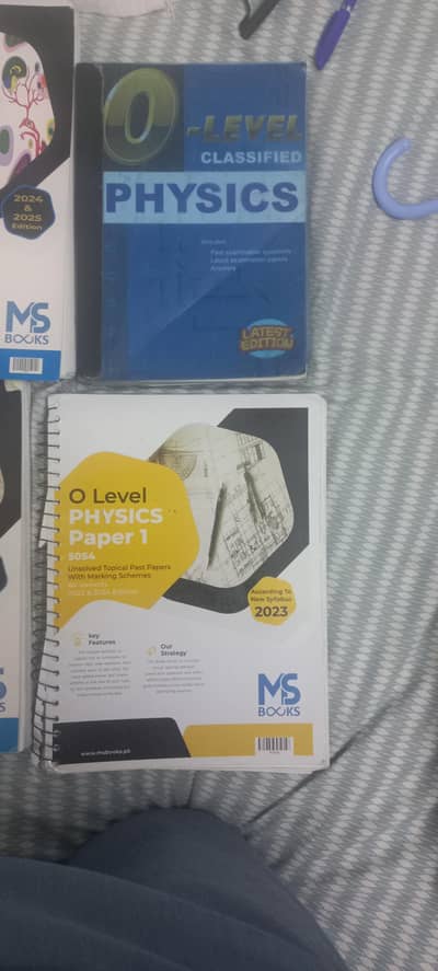 Phy and Bio Olevel/Igcse notes and past papers