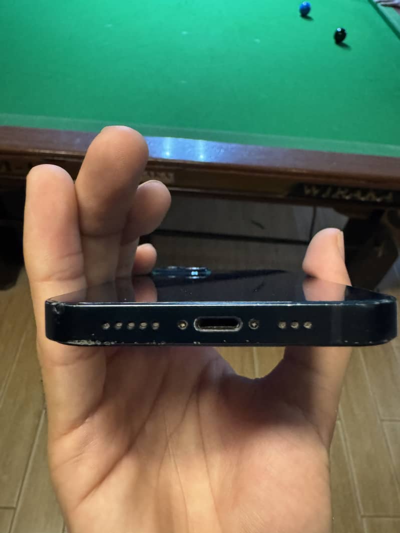 Apple iPhone 13 4