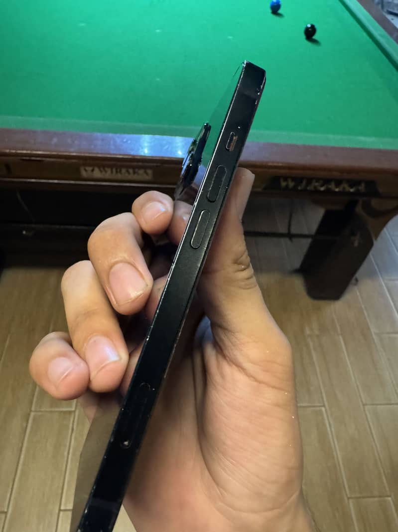 Apple iPhone 13 6