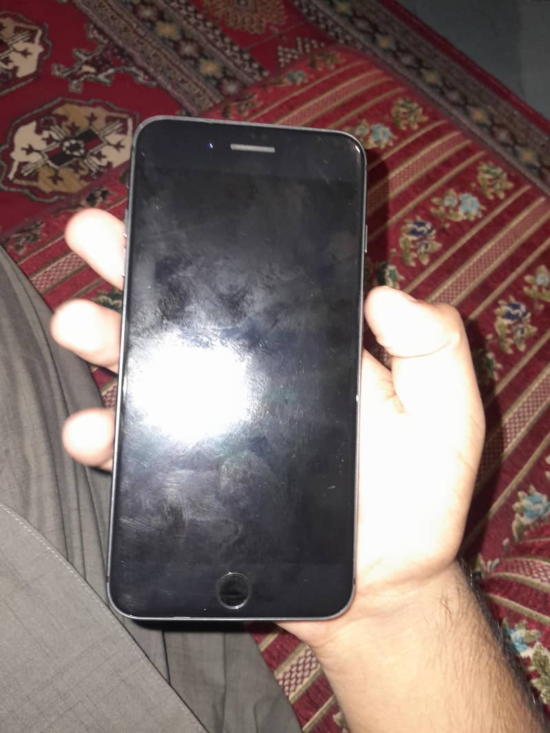 Apple iPhone 8 Plus 1