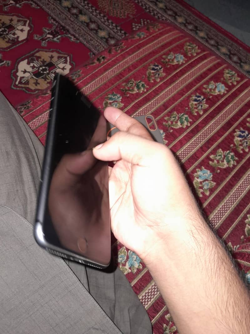 Apple iPhone 8 Plus 2