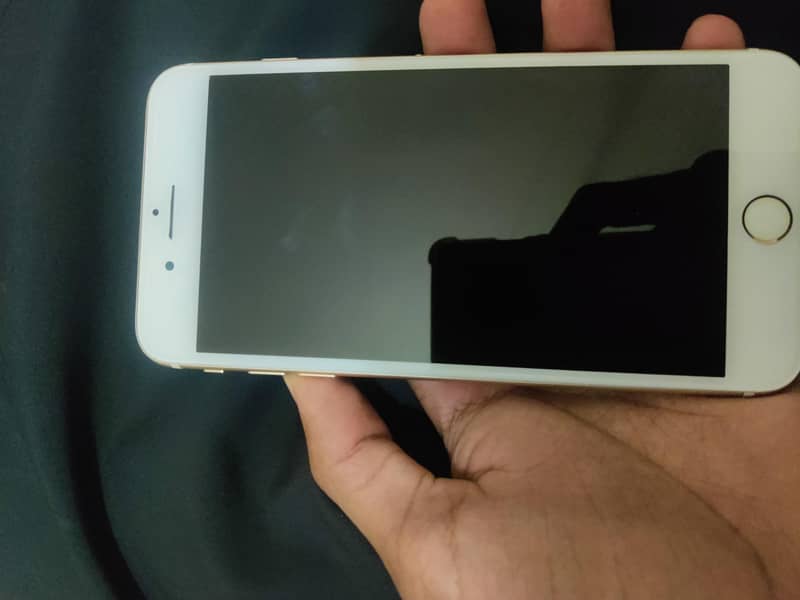 Apple iPhone 7 plus 1