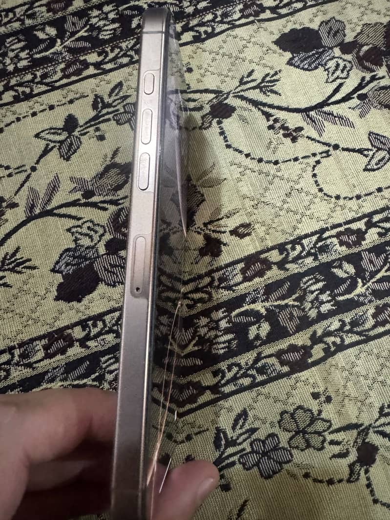 Apple iPhone 16 Pro Max 5