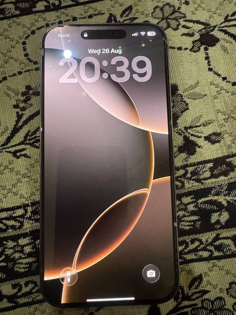 Apple iPhone 16 Pro Max 9