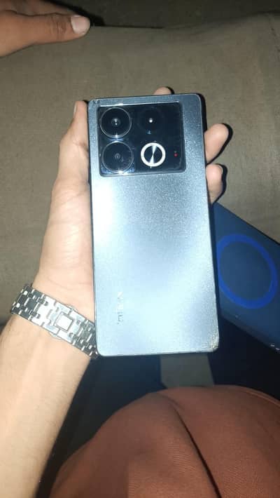 Infinix note 40 12+4/256
