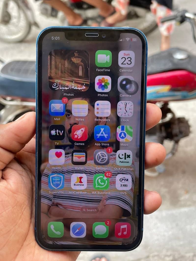 Apple iPhone 12 3