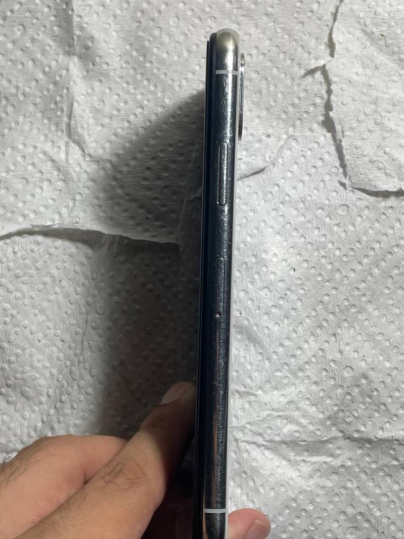 Apple iPhone X 3