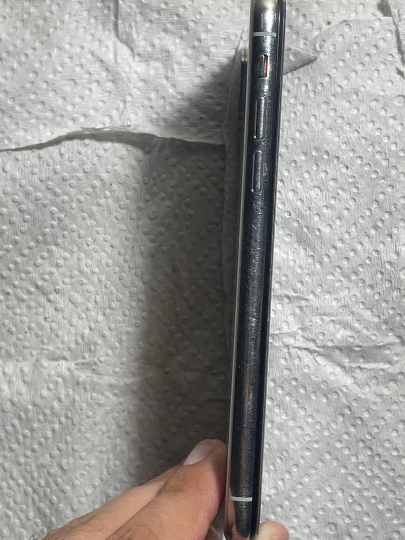Apple iPhone X 4