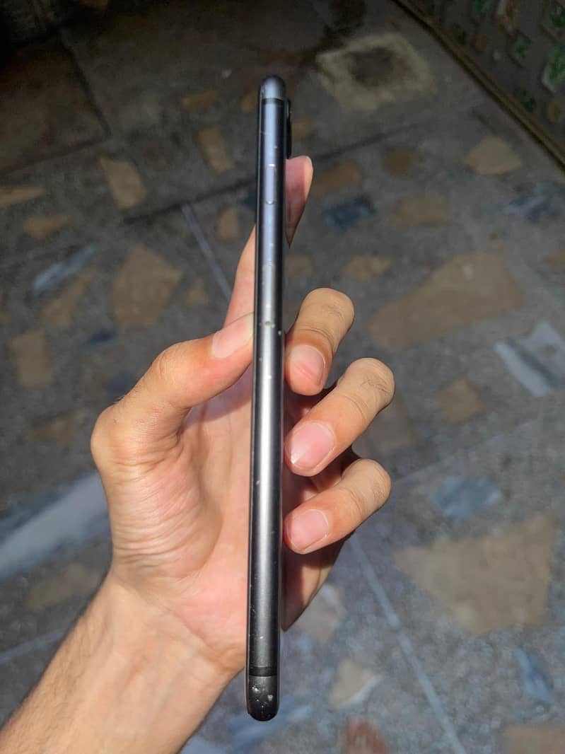 Apple iPhone 8 Plus 1